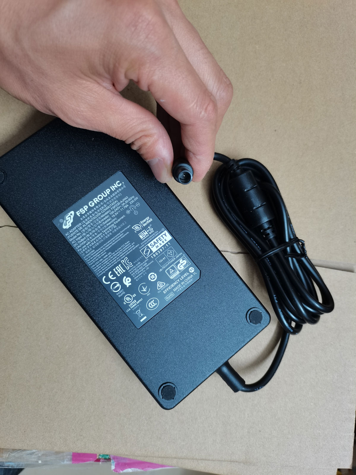 جديد حقيقي سليم FSP 19.5 فولت  - مراجعة Pc Gaming Msi وسعره