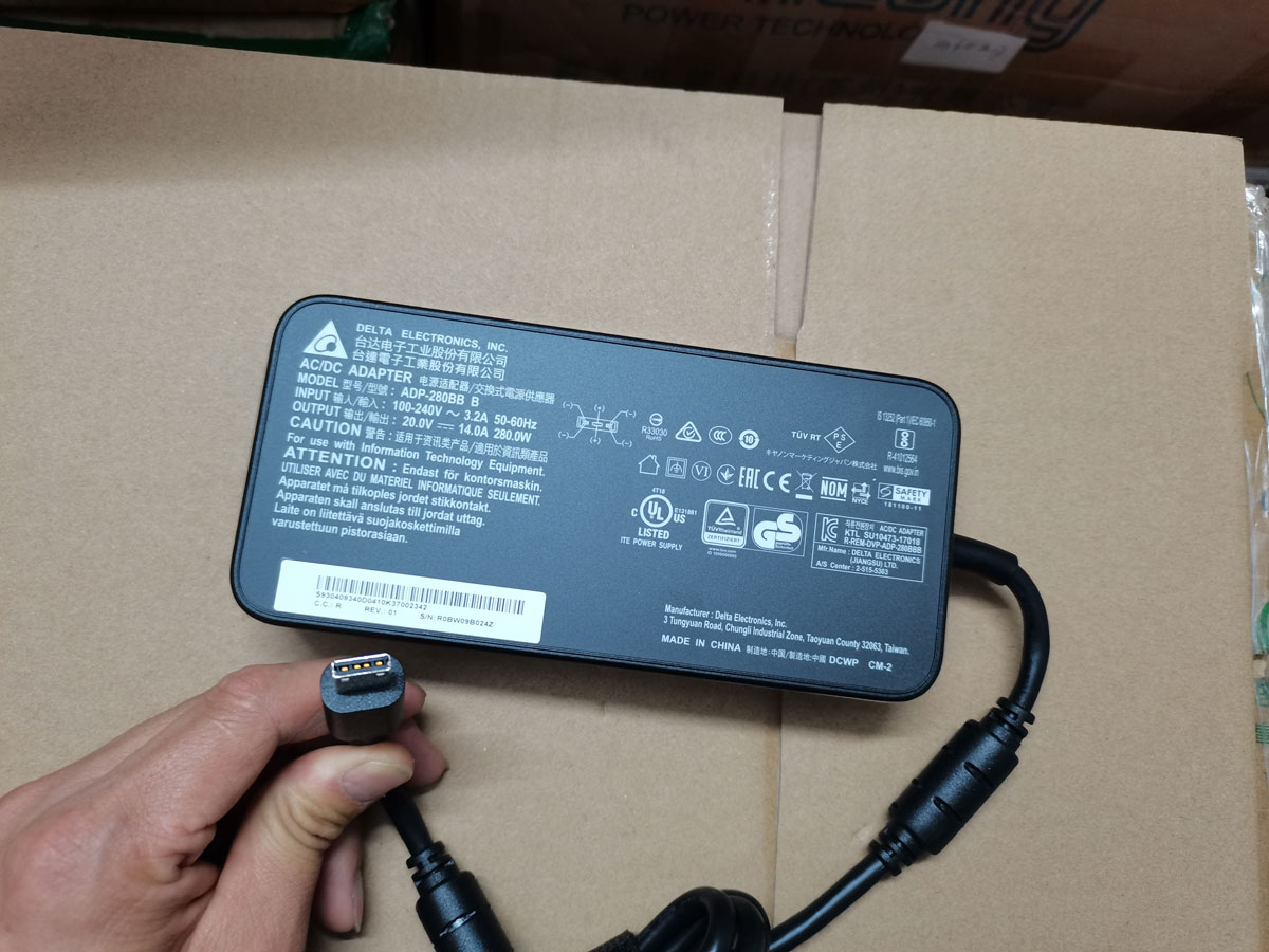 جديد OEM دلتا 20.0 فولت 14.0A  - مراجعة Pc Gaming Msi وسعره