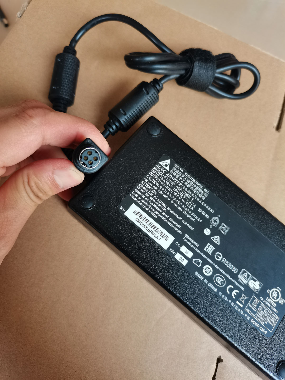 OEM دلتا 230 واط 19.5 فولت 11. - مراجعة Pc Gaming Msi وسعره